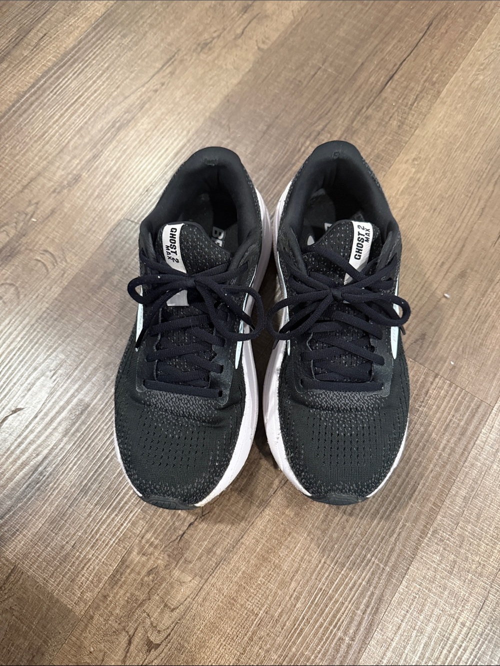 Brooks Women's ghost 2 max 
-black with pink